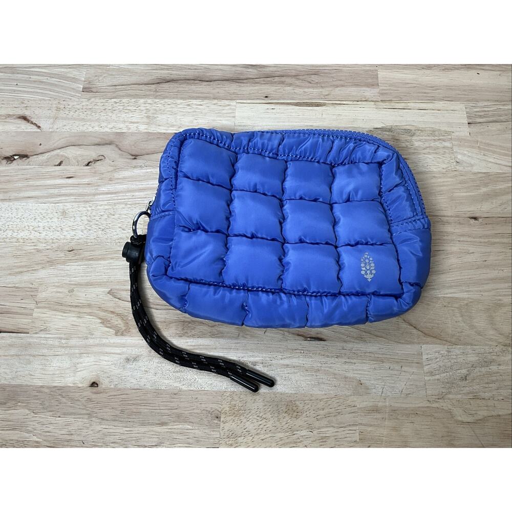 Free People Movement Quilted Mini Case Skyline - VERY GOOD - 8" x 6.5"